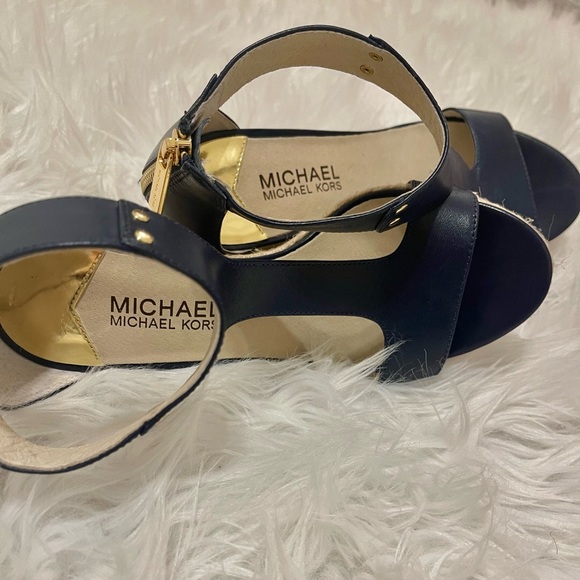 Brand NEW!!!! Michael Kors Navy Wedges - Picture 10 of 12